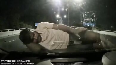 Motorkář vjel do protisměru a střetl se s autem