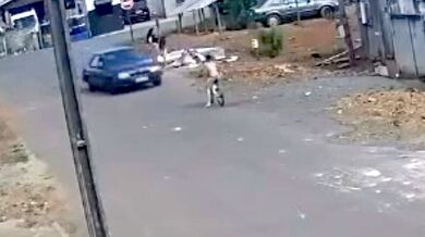 Auto v Brazílii srazilo malého cyklistu a ujelo z místa nehody