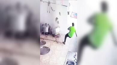 Nehoda s tlakovým hrncem v kuchyni