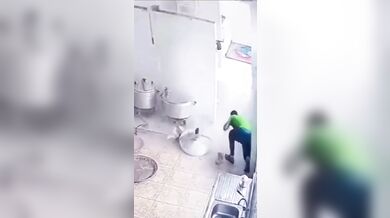 Nehoda s tlakovým hrncem v kuchyni