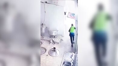 Nehoda s tlakovým hrncem v kuchyni