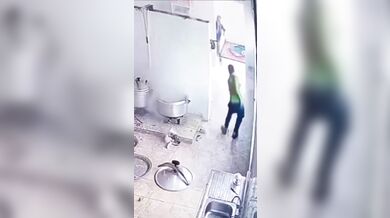 Nehoda s tlakovým hrncem v kuchyni