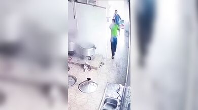 Nehoda s tlakovým hrncem v kuchyni