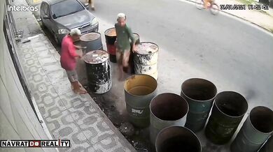 Výbuch sudu s hořlavinou - Prostě to musel zkusit...