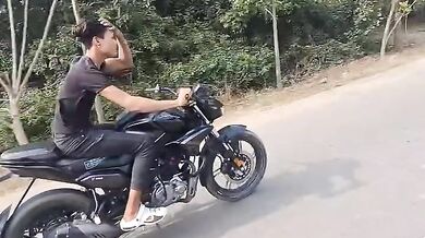 Frajírek na motorce #24