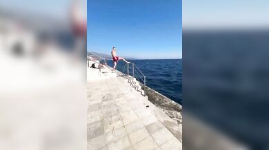 Pokus o stylový skok do vody