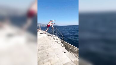 Pokus o stylový skok do vody