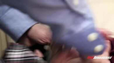 Profesor přijde navštívit svou sexy studentku