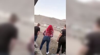 Nepovedený drag racing s terénním vozidlem