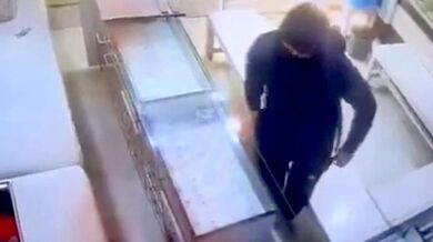 Loupežný útok s pepřem a nožem skončil smrtí obchodníka