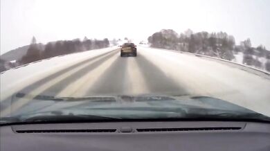 Čtyři mrtví po čelní srážce osobního auta s nákladním vozidlem