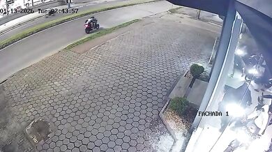 Organizovaná krádež motocyklů z prodejny