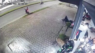 Organizovaná krádež motocyklů z prodejny