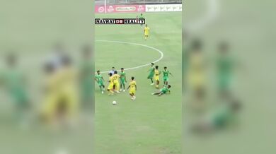 Brutální faul v indonéské lize skončil doživotním zákazem fotbalu