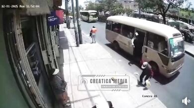 Tragická nehoda v Arequipě: Senior zemřel po srážce s minibusem