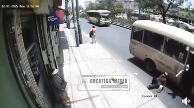 Tragická nehoda v Arequipě: Senior zemřel po srážce s minibusem