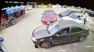 Tříletá dívka zraněna při nehodě na parkovišti