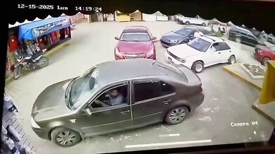 Tříletá dívka zraněna při nehodě na parkovišti