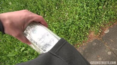 POV šoustání s jídlem v autě