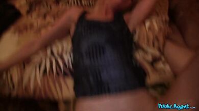 Opravář počítačů šuká zoufalou ženu