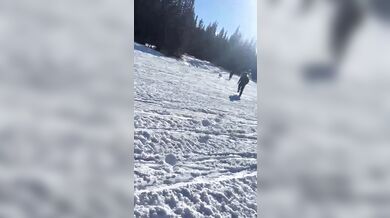 Havárie vrtulníku: Čtyři lidé na palubě, jedna osoba vážně zraněná