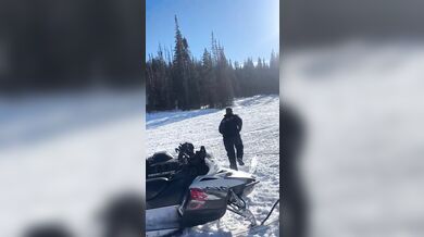 Havárie vrtulníku: Čtyři lidé na palubě, jedna osoba vážně zraněná