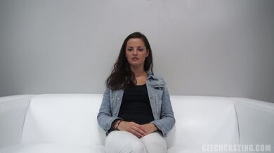 Česká amatérka Lucka s perfektními velkými přírodními prsy