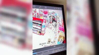 Nebezpečný senior v obchodě