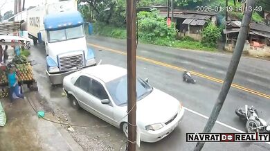 Smrtelná nehoda motorkáře u Puerto Barrios v Guatemale