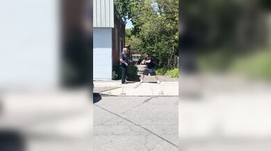 Konflikt mezi starším a mladším agresorem