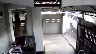 Střet motorkáře s odbočujícím SUV