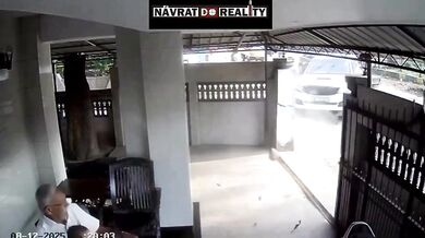 Střet motorkáře s odbočujícím SUV