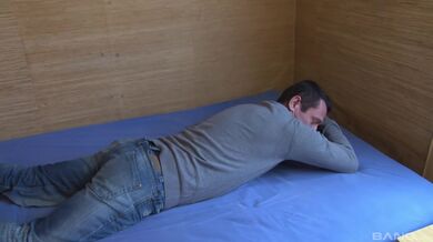 Krátkovlasá MILF Diane Murphy si pořádně užije!