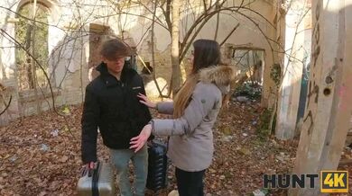 Moje přítelkyně dostává zaplaceno za sex a já se na to musím dívat!