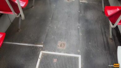 Průvodčí tramvaje dostane prachy za sex s cizím chlapem