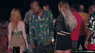 Drobná zrzka Madi Collins dostává naloženo do všech děr ve svém prvním BBC gangbangu