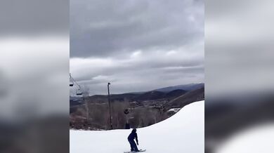 Nehoda lyžaře při freestyle triku