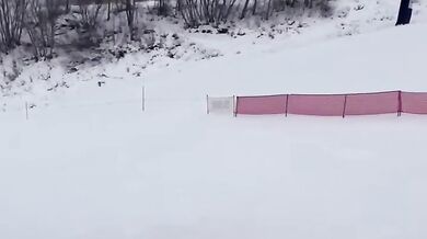 Nehoda lyžaře při freestyle triku