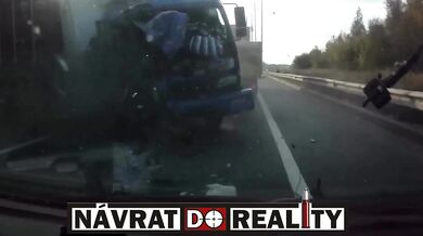 Vyváznutí řidiče z dodávky během nehody