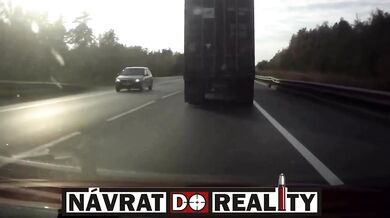 Vyváznutí řidiče z dodávky během nehody