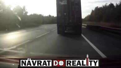 Vyváznutí řidiče z dodávky během nehody