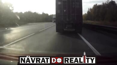 Vyváznutí řidiče z dodávky během nehody