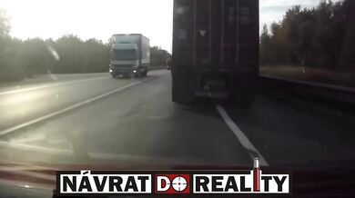 Vyváznutí řidiče z dodávky během nehody