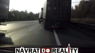 Vyváznutí řidiče z dodávky během nehody