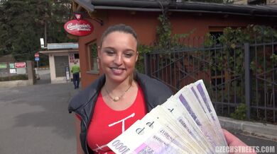 Venkovní šukání s těhotnou dívkou