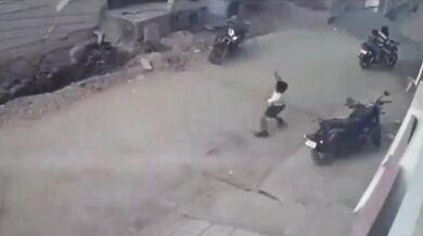 O fous #577 – Únik před padajícím elektrickým sloupem