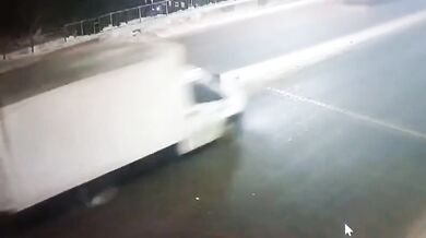 Nehoda vozíčkáře na silnici...