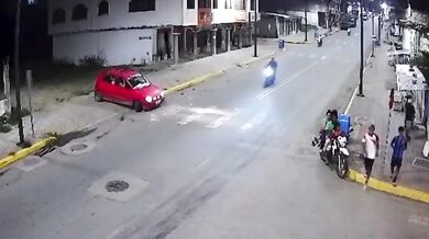 Střet dvou motorkářů na křižovatce