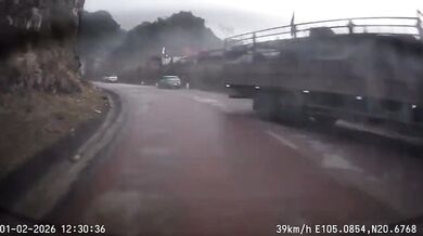 Řidič nákladního vozidla ztratil kontrolu nad vozidlem kvůli selhání brzd