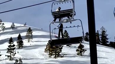 Pád dvanáctileté dívky z lanovky v Mammothu skončil bez vážných zranění